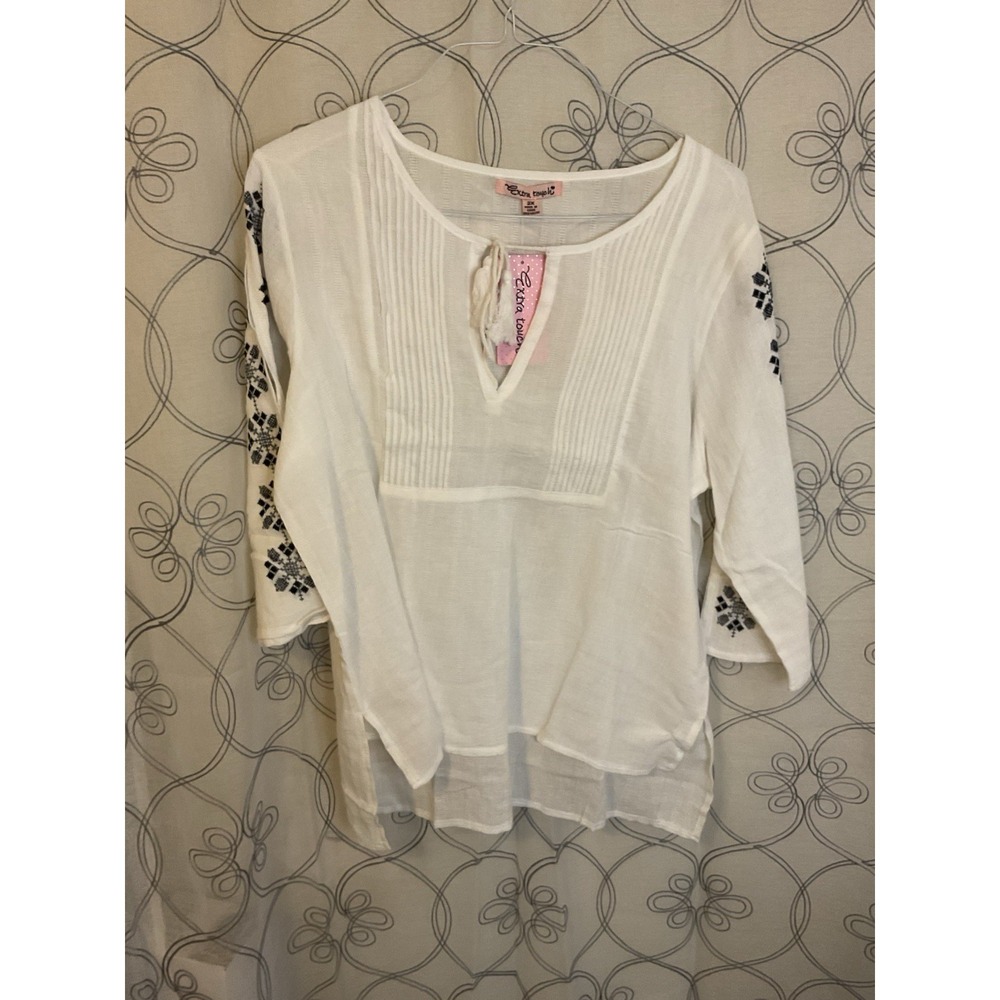 Women's Extra Touch White 3/4 Sleeve Pleated Front Size 2X